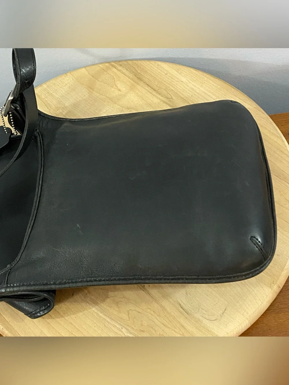 Vintage Coach Slim Hippie Flap Black Leather Crossbody Handbag Adjustable 9135